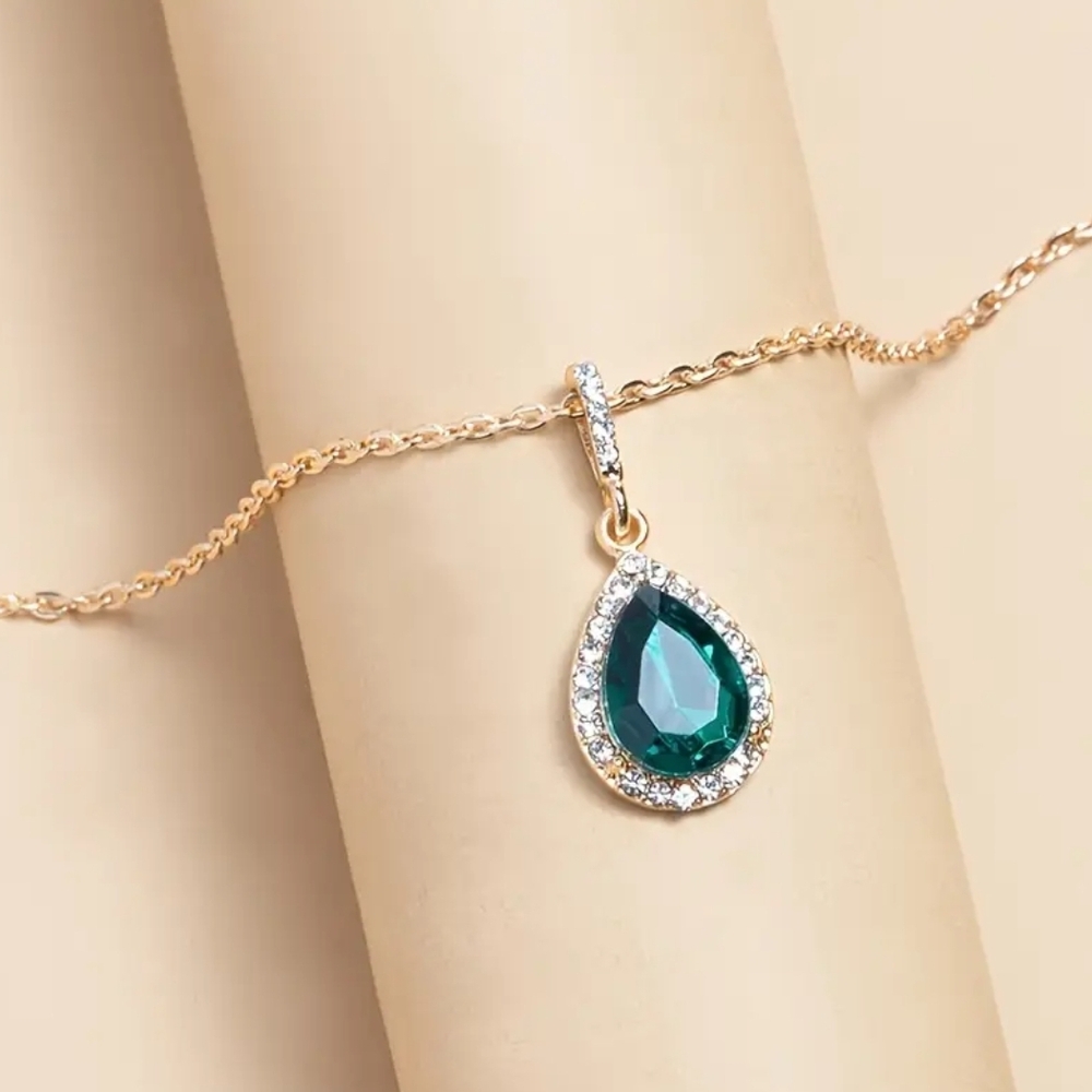 Gold Emerald Necklace - Picture 2 of 2